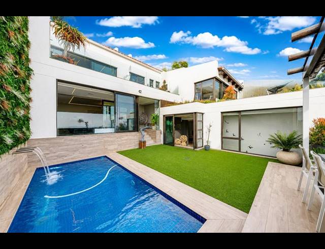 4 BEDROOM TOWNHOUSE FOR SALE IN SENDERWOOD